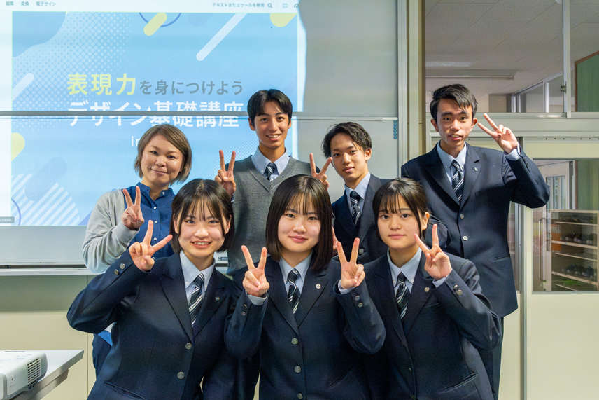 阿蘇中央高校の生徒との写真